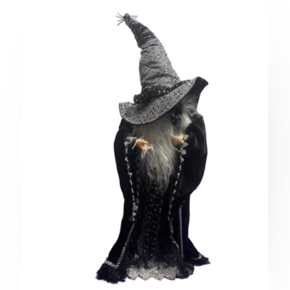 Wizard gnome with scepter